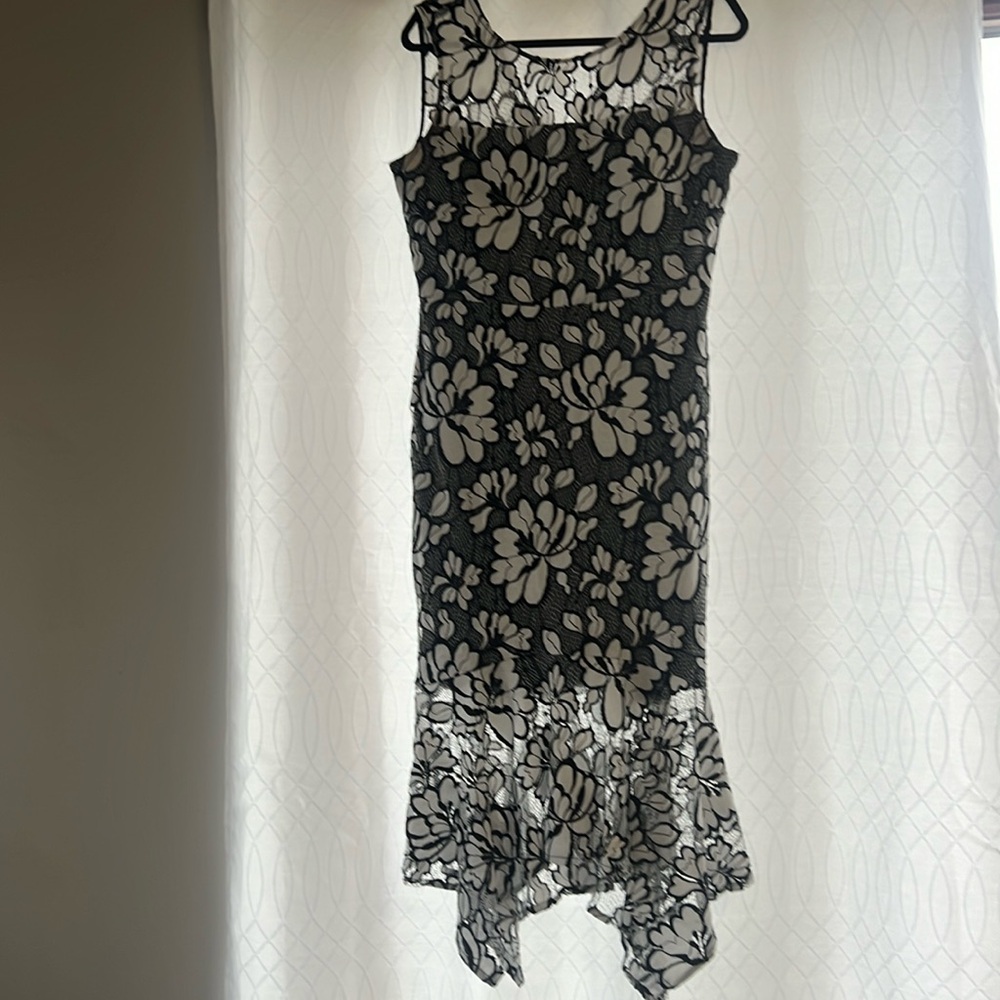 Kenzie Black and White Sleeveless Dress